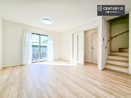 ���r���O �����Ƒ��Ɗ炪���킹���郊�r���O�C���K�i�I�R�~���j�P�[�V�������Ƃ�₷���̂ŉƑ��Ƃ̂����Ȃ��[�܂肻���ł��ˁI