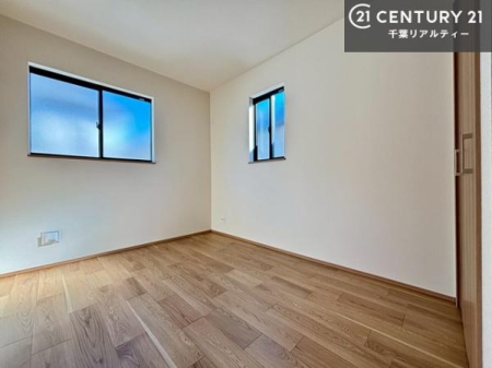 �Q�� �D���������������ޗm���́A���̖ڊo�߂��C�������ǂ������ł��ˁB���������Ԃ��������Ɖ߂������Ƃ��ł��܂��B�D�����F�����̃t���[�����O���ǂ�ȉƋ�ɂ��}�b�`���܂��I