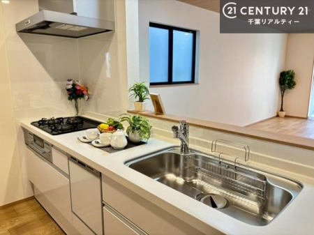 �L�b�`�� ��Ƃ����₷���V�X�e���L�b�`���ł��I���[����������t���Ă���̂ŁA�����X�y�[�X�ɕ���u���Ȃ��čςނ̂ŁA�L�X�g���āA���K�ɍ�Ƃ��ł��܂��I