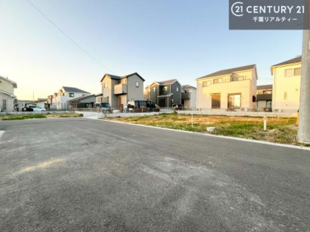 �O�ʓ��H�܂ތ��n�ʐ^ ���ӊ���A���q�l�̂���]�ɍ������������ꏏ�ɂ��ē���v���܂��B�Z��[���A�h�o�C�U�[�ɂ�邲���k������܂��B���Ђ͂��₢���킹�ɑ��Ή����܂��I���҂������܂���I