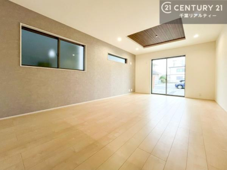 ���r���O �J�����̂���L�XLDK�I�\�t�@�[��_�C�j���O�e�[�u����u���Ă������ɂȂ�Ȃ��̂ŉ��K�ɉ߂����܂��I�R�~���j�P�[�V���������₷�����r���O�ł��I