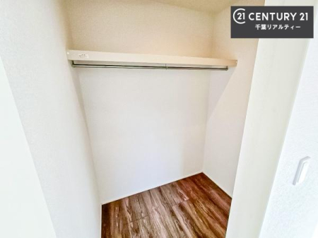 ���[ �E�H�[�N�C���N���[�[�b�g�t���ł��B��������̂��m���Ȃǂ����[���Ă��������ł��ˁI���ɂ���@�������ȂǋG�ߕ��̑傫�ȉƓd�����[�ł��܂��B