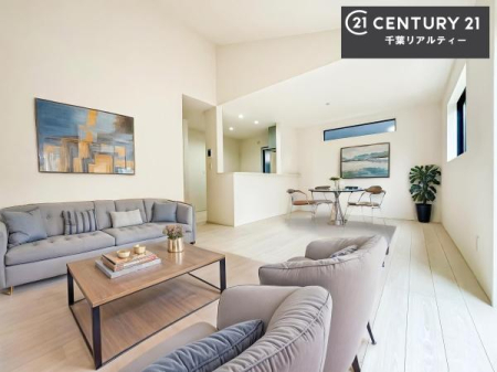 ���r���O �Ƌ��CG�p�[�X�ł��B��؂ȉƑ����W�܂邩�炱��LDK�ɂ͂�����肽���B
�q�����������C�ɏ΂��Ȃ��瑖�����Ă���p�����������u�L���Ƃɂ��ėǂ������v�Ǝv���u�Ԃł��B