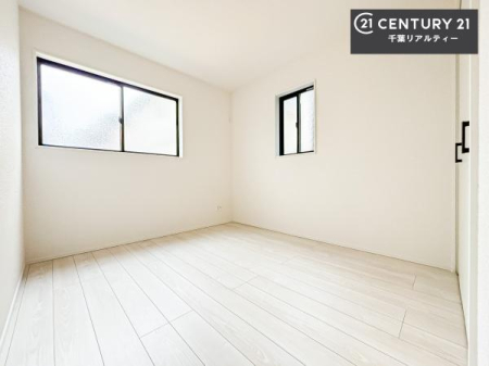 �Q�� 2�ʍ̌����m�ۂ������邢�����́A���ʂ����ǂ��A���邭��ϋ��S�n�̗ǂ���ԂƂȂ��Ă���܂��B�����b�N�X���ĉ߂�����S�n�̗ǂ��������ł��I���̖ڊo�߂��X�b�L�����܂��ˁI