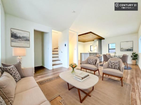 ���r���O �Ƌ��CG�p�[�X�ł��B�J�����̂���L�XLDK�I�\�t�@�[��_�C�j���O�e�[�u����u���Ă������ɂȂ�Ȃ��̂ŉ��K�ɉ߂����܂��I�R�~���j�P�[�V���������₷�����r���O�ł��I