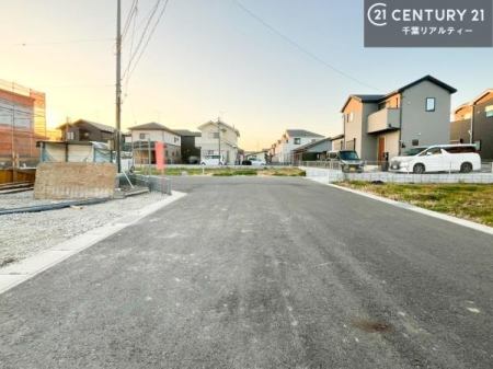 �O�ʓ��H�܂ތ��n�ʐ^ ���ӊ���A���q�l�̂���]�ɍ������������ꏏ�ɂ��ē���v���܂��B�Z��[���A�h�o�C�U�[�ɂ�邲���k������܂��B���Ђ͂��₢���킹�ɑ��Ή����܂��I���҂������܂���I