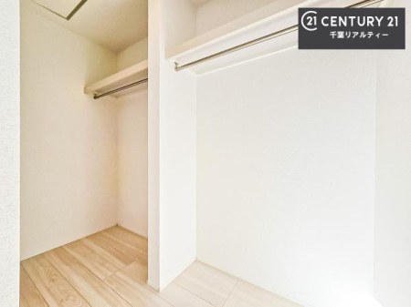 ���[ �E�H�[�N�C���N���[�[�b�g�t���ł��B��������̂��m���Ȃǂ����[���Ă��������ł��ˁI���ɂ���@�������ȂǋG�ߕ��̑傫�ȉƓd�����[�ł��܂��B