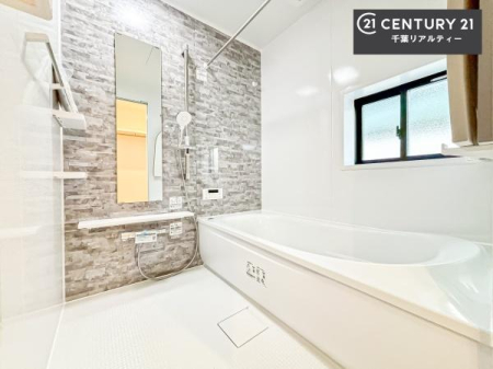 ���� �������������l�̕��͋C�̃o�X���[���́A�����o�Ă��ăo�X�^�C�����[���I
���d���撣���Ă��邲�J���ɂ��D�݂̓����̓����܂����āA�y����ł݂Ă͂������ł��傤���H