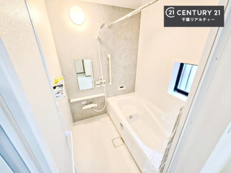 ���� �������������l�̕��͋C�̃o�X���[���́A�����o�Ă��ăo�X�^�C�����[���I
���d���撣���Ă��邲�J���ɂ��D�݂̓����̓����܂����āA�y����ł݂Ă͂������ł��傤���H