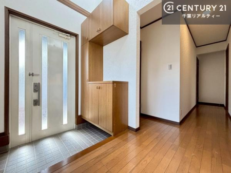 ���� �V���[�Y�{�b�N�X�t���Ȃ̂ŁA���ւ��Еt�����|�������₷���ł��I
�X�b�L���������ւŌ˂��J�����u�ԁA�������̂���S�n������Ԃ��o�}���Ă���܂��B