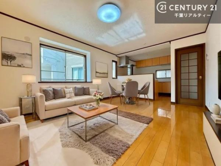 ���r���O �Ƌ��CG�p�[�X�ł��B�J�����̂���L�XLDK�I�\�t�@�[��_�C�j���O�e�[�u����u���Ă������ɂȂ�Ȃ��̂ŉ��K�ɉ߂����܂��I�R�~���j�P�[�V���������₷�����r���O�ł��I