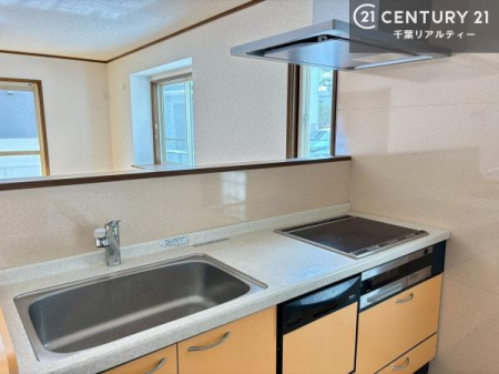 �L�b�`�� ���C�h�ȃV���N�ł��ˁI�������˂ɂ������������₷���Ǝ����y�X�d�l�̃V�X�e���L�b�`���ł��I
�f�U�C�����Ƌ@�\�������˂��L�b�`���Ő�����������܂��ˁI