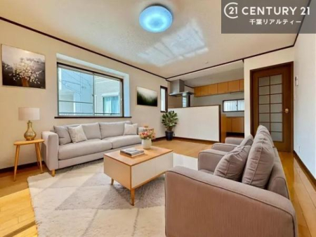 ���r���O �Ƌ��CG�p�[�X�ł��B�J�����̂���L�XLDK�I�\�t�@�[��_�C�j���O�e�[�u����u���Ă������ɂȂ�Ȃ��̂ŉ��K�ɉ߂����܂��I�R�~���j�P�[�V���������₷�����r���O�ł��I