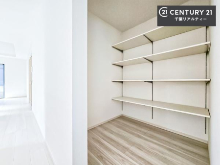 ���[ �p���g���[�t���I���Ă�������A�H�ނ̃X�g�b�N���X�b�L�����ڂ��邱�Ƃ��ł��܂��I
���񌻒n�ł��m���߂��������B