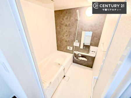 ���� �������������l�̕��͋C�̃o�X���[���́A�����o�Ă��ăo�X�^�C�����[���I
���d���撣���Ă��邲�J���ɂ��D�݂̓����̓����܂����āA�y����ł݂Ă͂������ł��傤���H