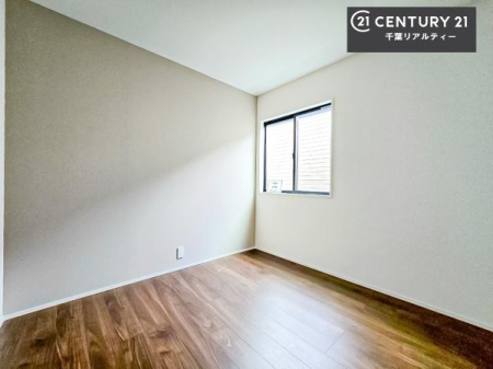 �m�� �V���v���Ƀf�U�C������Ă��邽�߁A�Ƌ��I�т܂���I
���C�ɓ���̉Ƌ��u���Ă��낰���Ԃ���邱�Ƃ��ł��܂��B