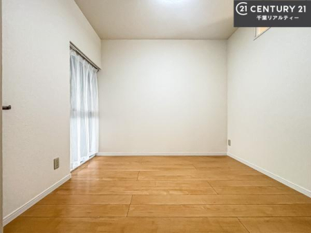 �Q�� �V���v���Ƀf�U�C������Ă��邽�߁A�Ƌ��I�т܂���I
���C�ɓ���̉Ƌ��u���Ă��낰���Ԃ���邱�Ƃ��ł��܂��B