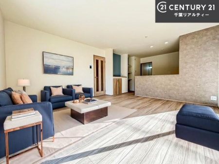 ���r���O �Ƌ��CG�p�[�X�ł��B��؂ȉƑ����W�܂邩�炱��LDK�ɂ͂�����肽���B
�q�����������C�ɏ΂��Ȃ��瑖�����Ă���p�����������u�L���Ƃɂ��ėǂ������v�Ǝv���u�Ԃł��B