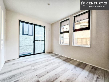 �m�� 2�ʍ̌����m�ۂ������邢�����́A���ʂ����ǂ��A���邭��ϋ��S�n�̗ǂ���ԂƂȂ��Ă���܂��B�����b�N�X���ĉ߂�����S�n�̗ǂ��������ł��I���̖ڊo�߂��X�b�L�����܂��ˁI