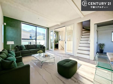 ���r���O �Ƌ��CG�p�[�X�ł��B�D�����z���܂肪���r���O����ł���ċ��S�n�̗ǂ���Ԃ����o���Ă���܂��I
���났�̎��Ԃ��߂����܂��I