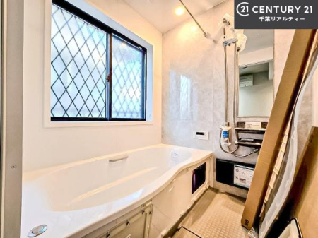 ���� �������������l�̕��͋C�̃o�X���[���́A�����o�Ă��ăo�X�^�C�����[���I
���d���撣���Ă��邲�J���ɂ��D�݂̓����̓����܂����āA�y����ł݂Ă͂������ł��傤���H