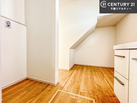 ���ʑ�E���ʏ� ���[�����Ղ�̐��ʎ��I���p�i�̃X�g�b�N��o�X�^�I�����X�b�L���Ǝ��[�ł��Ď��o���₷���I����肪�X�b�L���Еt���ċC�����̗ǂ���ԁI