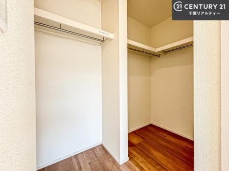 ���[ �E�H�[�N�C���N���[�[�b�g�t���ł��B��������̂��m���Ȃǂ����[���Ă��������ł��ˁI���ɂ���@�������ȂǋG�ߕ��̑傫�ȉƓd�����[�ł��܂��I