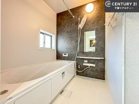 ���� �������������l�̕��͋C�̃o�X���[���́A�����o�Ă��ăo�X�^�C�����[���I
���d���撣���Ă��邲�J���ɂ��D�݂̓����̓����܂����āA�y����ł݂Ă͂������ł��傤���H