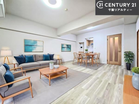 ���r���O �Ƌ��CG�p�[�X�ł��B�D�����z���܂肪���r���O����ł���ċ��S�n�̗ǂ���Ԃ����o���Ă���܂��I
���났�̎��Ԃ��߂����܂��I