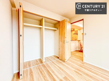 �m�� ���[�X�y�[�X�����Ă��܂��I�������X�b�L�����ڂ��鎖���ł��܂��ˁB
�Ƌ��I�΂Ȃ��V���v���ȃf�U�C���ׁ̈A�Ƌ��I�΂����C�ɓ���̋�ԍ�肪�ł������ł��ˁB