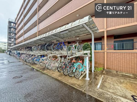 ���̑����p�� ���֏ꊮ���ŁA���q���܂̎��]�Ԃ�ʋΗp�̎��]�Ԃ����S���Ēu���܂��B���Ƒ��ɂ����ꂵ���֗��Ȑݔ��ł��B
�󂫏󋵂����C�y�ɂ��₢���킹���������B