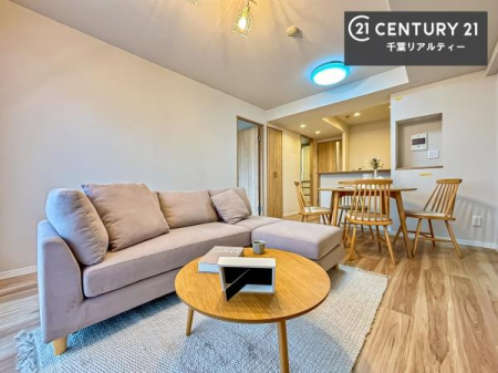 ���r���O �J�����̂���L�XLDK�I�\�t�@�[��_�C�j���O�e�[�u����u���Ă������ɂȂ�Ȃ��̂ŉ��K�ɉ߂����܂��I�R�~���j�P�[�V���������₷�����r���O�ł��B