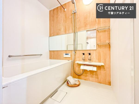 ���� �L�X�o�X�ň���̔������t���b�V���B�����L�΂���̂ŁA�����ɂ��������ƐZ����܂��ˁI�����̃o�X�^�C�����y���݂ɂȂ�܂��B