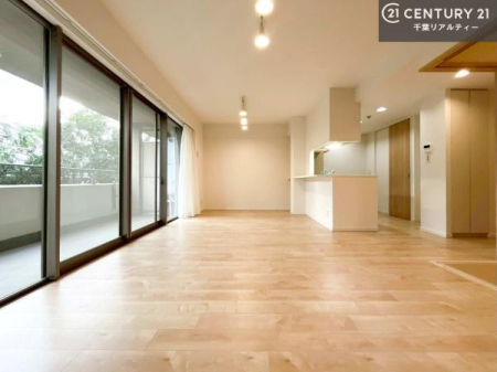 ���r���O �傫�ȑ����炽���Ղ�̗z���������閾�邢���r���O�B�J�����̂��郊�r���O�ŉƑ��c���̂��났�̎��Ԃ��߂����܂��I�����w�\�ł��I���񌻒n�ŗz������Ȃǂ��̊����������܂��I