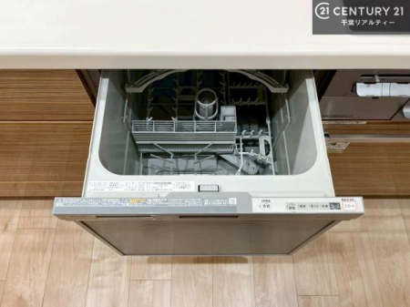 �L�b�`�� �H��@�t���̃L�b�`���ł��I�Z���������r��h�~�Ƃ��đ�ϊ��􂷂�֗��Ȏd�l�ł��I�r���g�C���Ȃ̂ŃL�b�`���̏ꏊ����炸�����X�y�[�X���L���g�����Ƃ��o���܂��I