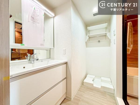 ���ʑ�E���ʏ� �L�X�Ƃ������ʎ��́A���̐g�x�x�̎��Ԃ��������g������K�ȋ�ԁB���[�I�Ȃǂ��u���₷���A�g������̗ǂ��݌v�ł��B