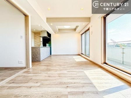 ���r���O �傫�ȑ����炽���Ղ�̗z���������閾�邢���r���O�B�J�����̂��郊�r���O�ŉƑ��c���̂��났�̎��Ԃ��߂����܂��I�����w�\�ł��I���񌻒n�ŗz������Ȃǂ��̊����������܂��I