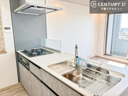 �L�b�`�� ��Ƃ肠�钲���X�y�[�X�ō�Ƃ����₷�����K�ȃL�b�`���ł��I
���q�l�ƈꏏ�ɂ��َq������y���߂�L�X�X�y�[�X�ł��B�y�����������ԂɂȂ肻���ł��ˁI