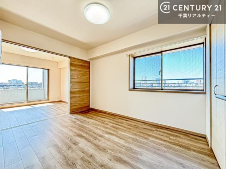 �m�� �V���v���Ƀf�U�C������Ă��邽�߁A�Ƌ��I�т܂���I
���C�ɓ���̉Ƌ��u���Ă��낰���Ԃ���邱�Ƃ��ł��܂��B