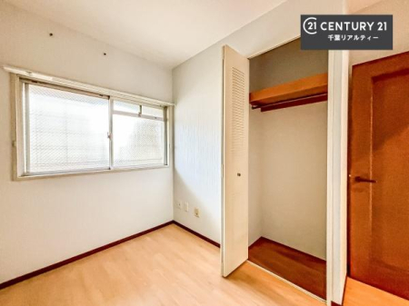 �m�� ���[�X�y�[�X�����Ă��܂��I�������X�b�L�����ڂ��鎖���ł��܂��ˁB
�Ƌ��I�΂Ȃ��V���v���ȃf�U�C���ׁ̈A�Ƌ��I�΂����C�ɓ���̋�ԍ�肪�ł������ł��ˁB