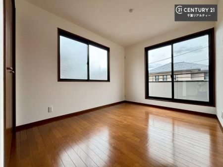 �m�� ���邭���ʂ��̗ǂ������ł��B�u�V���v���v�Ƀf�U�C�����ꂽ�����B���R�x�������̂ŉƋ�⃌�C�A�E�g�ł��D�݂̋�Ԃ�n��グ���܂��B�����x�A���n�ɂĂ��m�F���������B