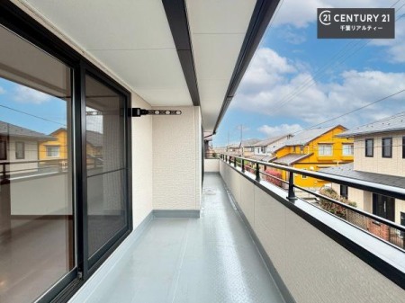 �o���R�j�[ 3��������o����ł���A�J�����̂���L�X�o���R�j�[�B
�����̐���₿����Ƃ����O���Ԃɂ��֗��ł��I