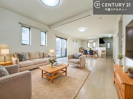 ���r���O �Ƌ��CG�p�[�X�ł��B�D�����z���܂肪���r���O����ł���ċ��S�n�̗ǂ���Ԃ����o���Ă���܂��I
���났�̎��Ԃ��߂����܂��I