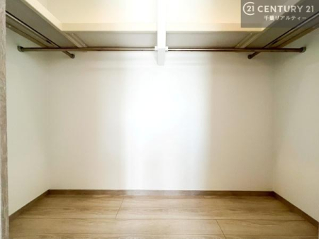 ���[ �E�H�[�N�C���N���[�[�b�g�t���ł��B��������̂��m���Ȃǂ����[���Ă��������ł��ˁI���ɂ���@�������ȂǋG�ߕ��̑傫�ȉƓd�����[�ł��܂��I