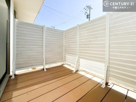 �� �z������̗ǂ�����̓E�b�h�f�b�L�t�ł��I���邭�g���������󕨂������₷���ł��I
���V�C�̂������͊O�Ń��t���b�V������̂������ł��ˁI