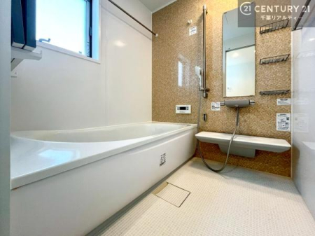 ���� �L�X�o�X�ň���̔������t���b�V���B�����L�΂���̂ŁA�����ɂ��������ƐZ����܂��ˁI�����̃o�X�^�C�����y���݂ɂȂ�܂��B