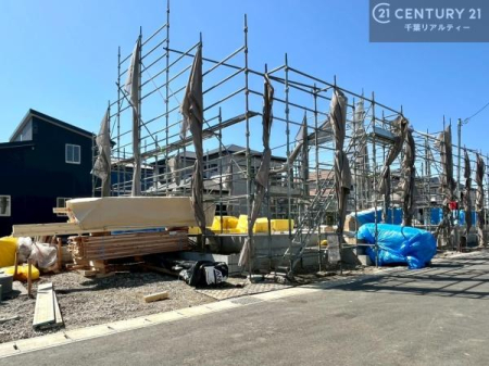 ���̑����n ���݌��z���B������͖��邭�J���I�ȃ��r���O��ŐV�ݔ��̃L�b�`���Ȃǉ��K�ȋ�Ԃ��L����܂��B�����������炱���g�V������炵�h�ւ̊��҂����܂�Z�܂��B�����������Ȃ����z���̗l�q���K���ł��B