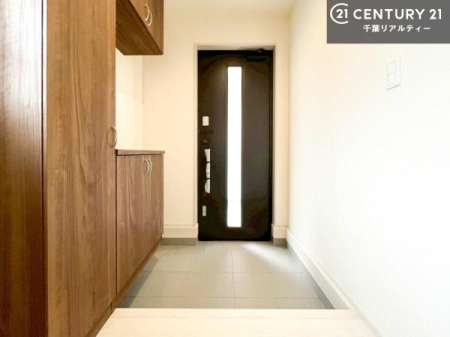 ���� �V���[�Y�{�b�N�X�t���Ȃ̂ŁA���ւ��Еt�����|�������₷���ł��I
�X�b�L���������ւŌ˂��J�����u�ԁA�������̂���S�n������Ԃ��o�}���Ă���܂��B