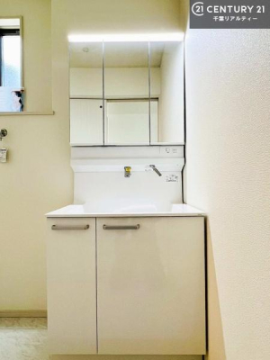 ���ʑ�E���ʏ� �O�ʋ��d�l�̐��ʏ��́A�g�����Ȃ݂����₷������I���͎��[�ɂȂ��Ă��܂��B�h���C���[�₨���ϓ����Еt������̂Ő��ʑ������X�b�L���ƌ����邱�Ƃ��o���܂��I