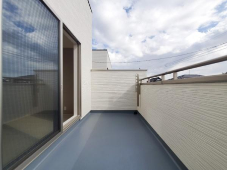 �o���R�j�[ �z������̗ǂ��o���R�j�[�ŁA�����󕨂��悭���������ł��ˁI
���V�C�̗ǂ����ɂ̓o���R�j�[�֏o�ă��t���b�V������̂��C�����悳�����ł��B